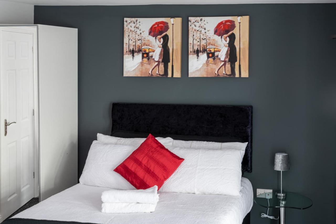 Luxury One Bedroom Guesthouse M6, Junction 10 Walsall Willenhall Kültér fotó