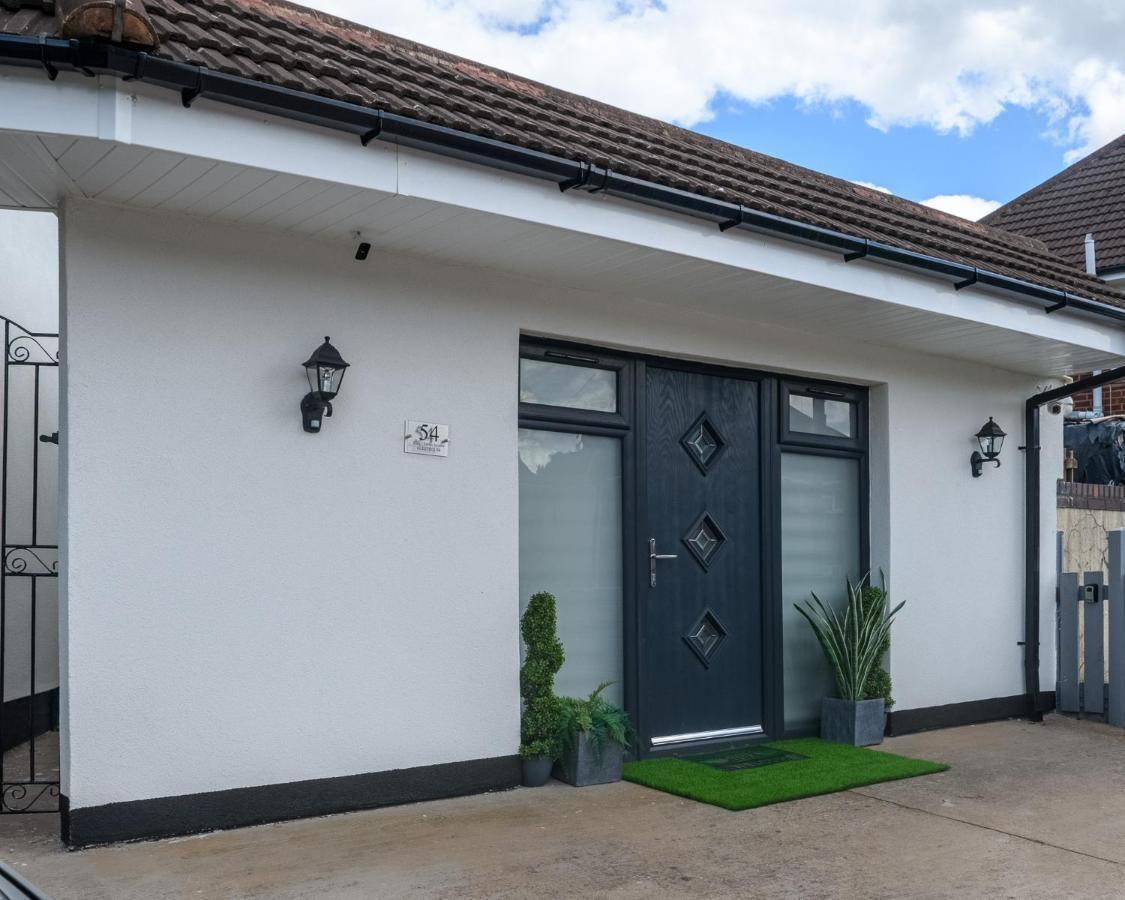 Luxury One Bedroom Guesthouse M6, Junction 10 Walsall Willenhall Kültér fotó