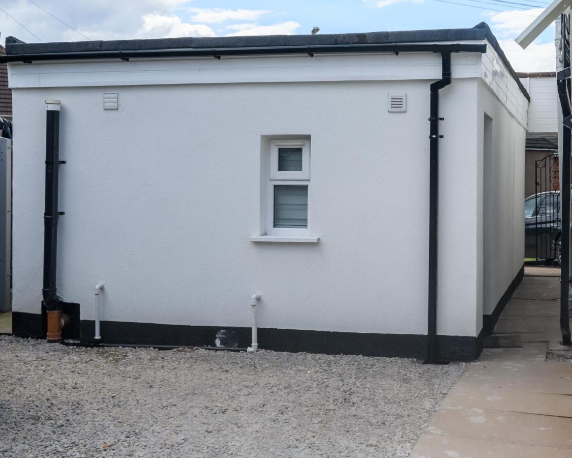 Luxury One Bedroom Guesthouse M6, Junction 10 Walsall Willenhall Kültér fotó